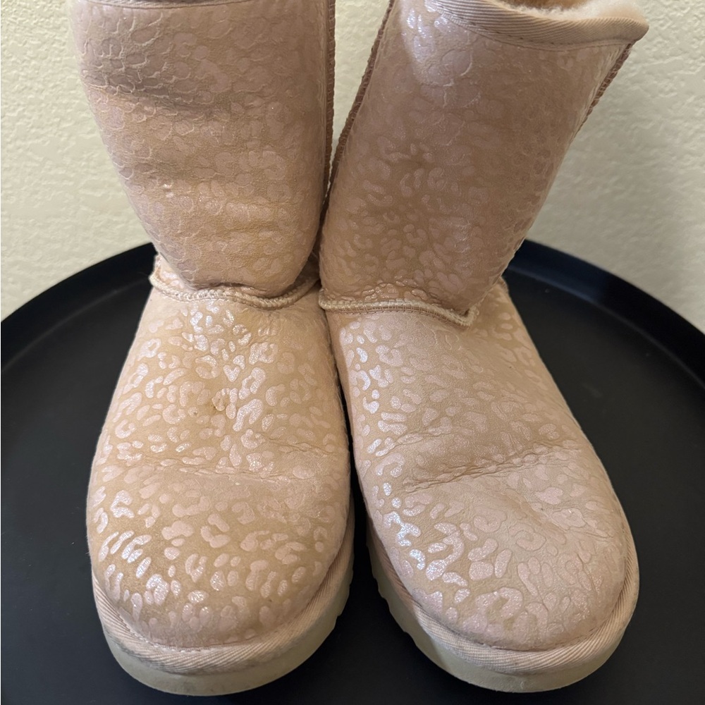 UGG Women's light pink Cheetah print Patterned Boots